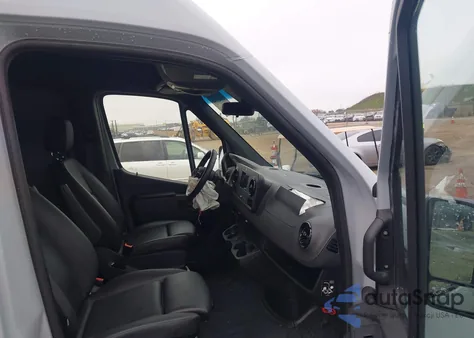 2022 Mercedes-Benz Sprinter 2500 Standard Roof V6 из США, поврежденный, VIN W1Y4EBVY5NT100545